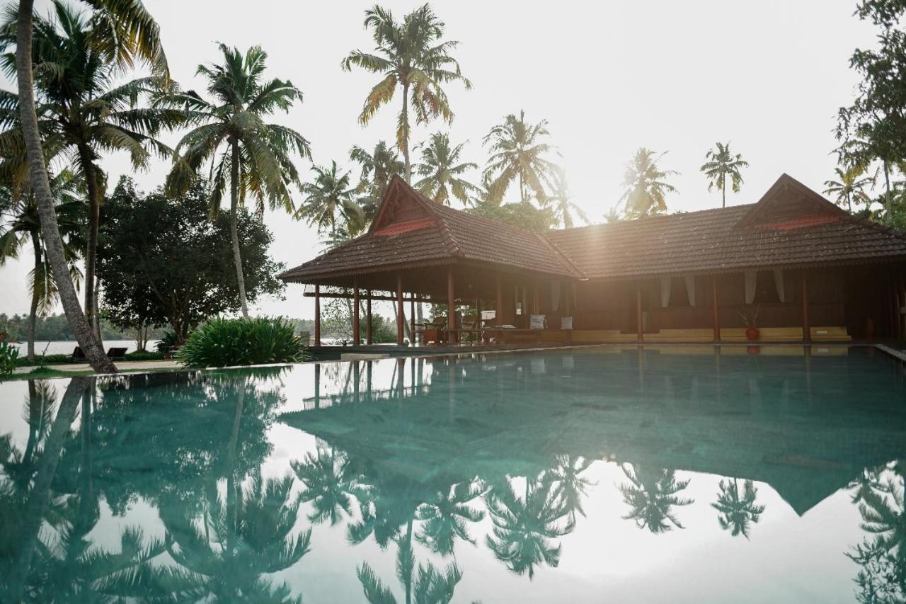 Lakeshore Villa Alappuzha ภายนอก รูปภาพ