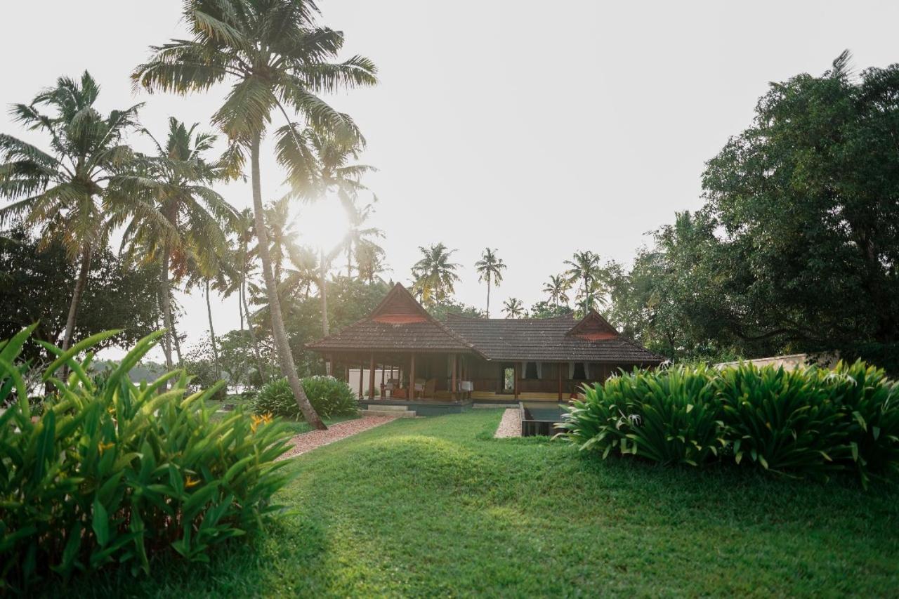 Lakeshore Villa Alappuzha ภายนอก รูปภาพ